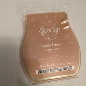 NWT  Scentsy wax melts.... Vanilla Cream